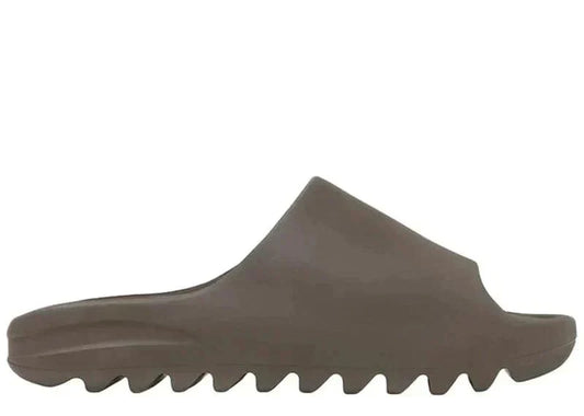 Yeezy Slides ‘Soot’